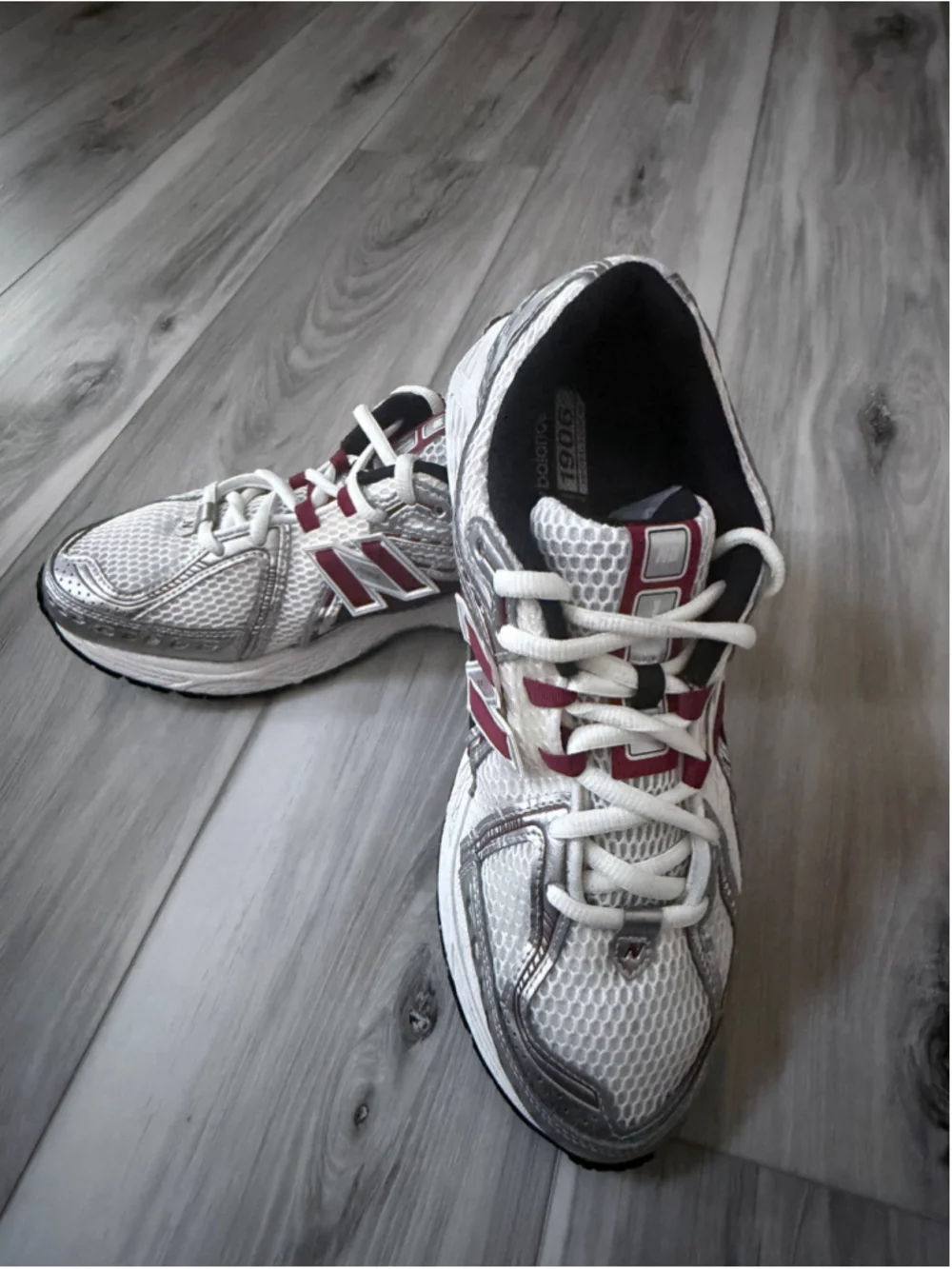 New Balance 1906R Silver Classic Crimson M1906REA Men 12 Women 13.5